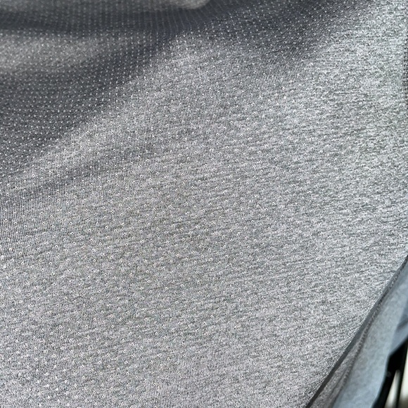 Under Armour Tank - Picture 5 of 5